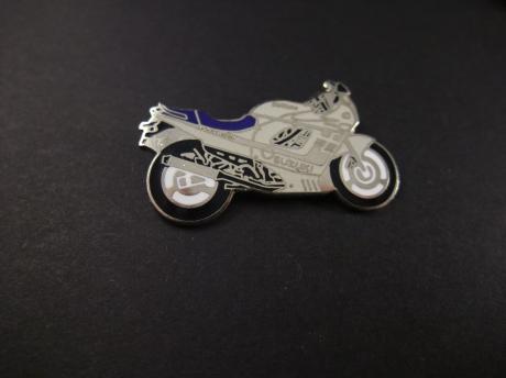 Suzuki GSX-F motor 750 cc
